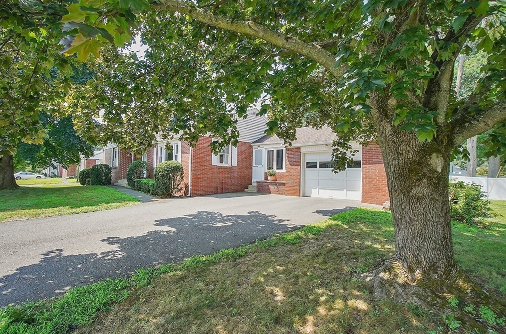 100 Mathieu Dr, Chicopee, MA 01020