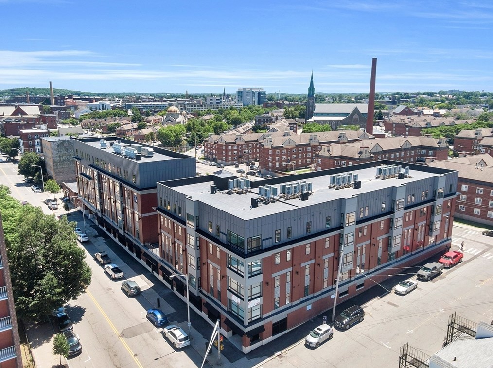 652 Merrimack St, Lowell MA 01854-1418 exterior