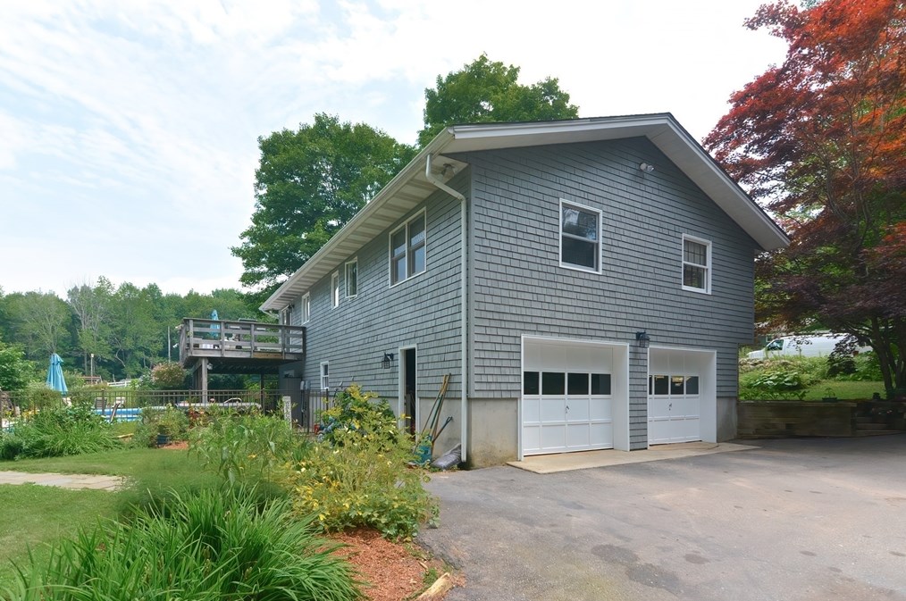 41 W Brookfield Rd, North Brookfield, MA 01535