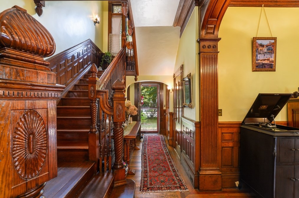 71 Hawthorn St, New Bedford MA  02740-3423 exterior