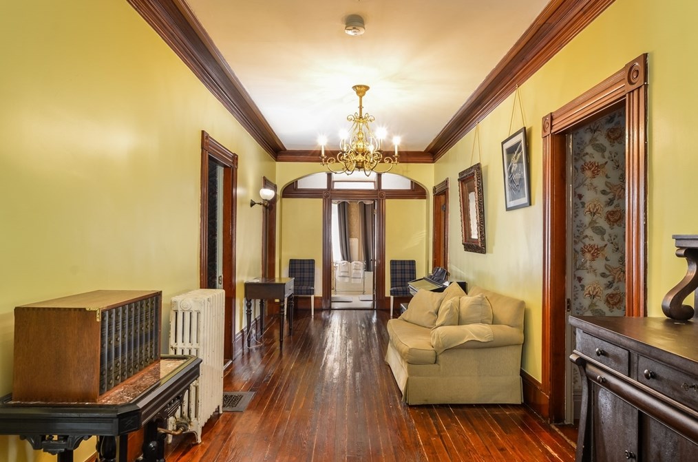 71 Hawthorn St, New Bedford MA  02740-3423 exterior