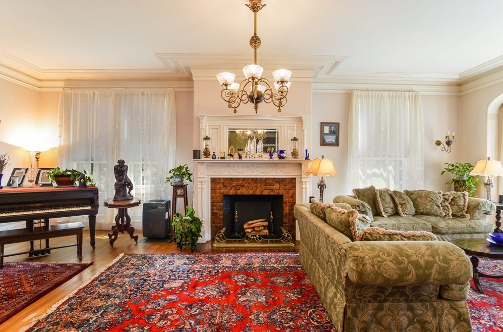 71 Hawthorn St, New Bedford MA  02740-3423 exterior