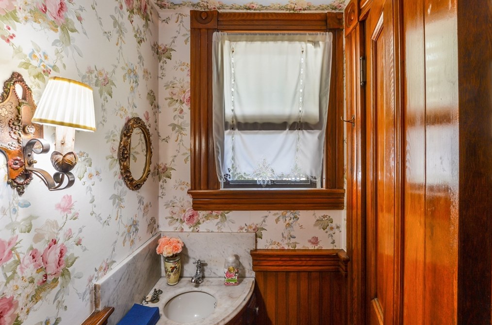 71 Hawthorn St, New Bedford MA  02740-3423 exterior