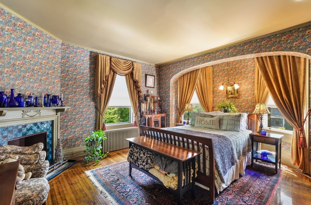 71 Hawthorn St, New Bedford MA  02740-3423 exterior