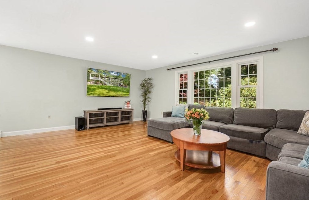 383 Whitney St, Northborough MA  01532-1151 exterior