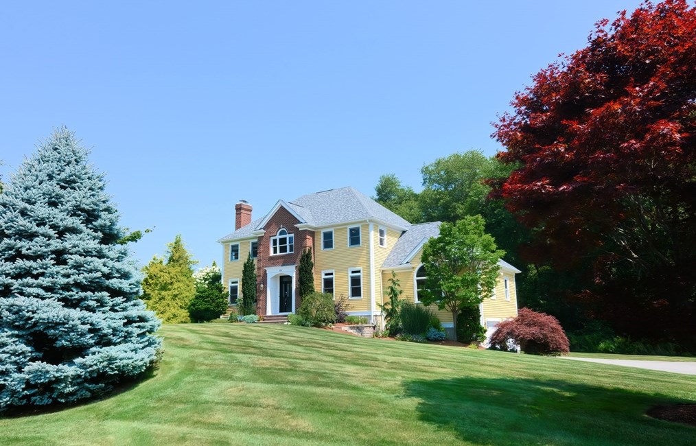 12 Rebekah Ln, Sutton, MA 01590