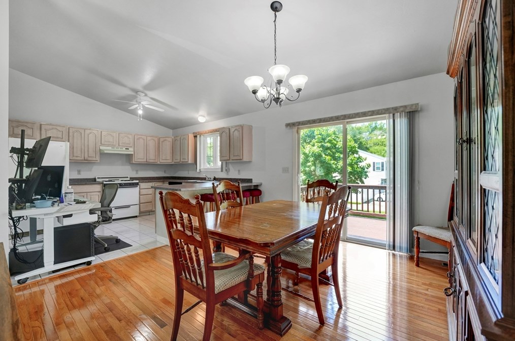 30 Schooner Dr, Dartmouth MA 02748-1776 exterior