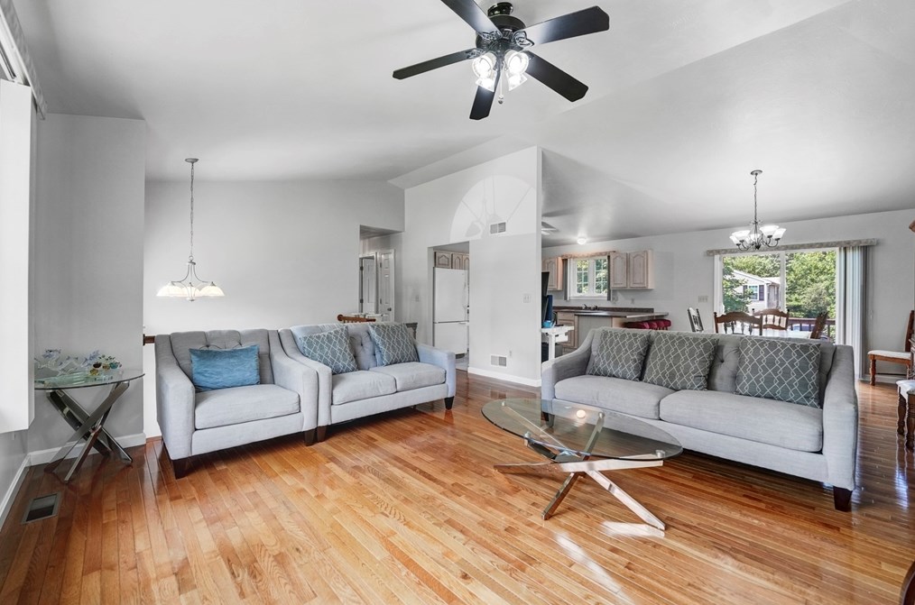 30 Schooner Dr, Dartmouth MA 02748-1776 exterior