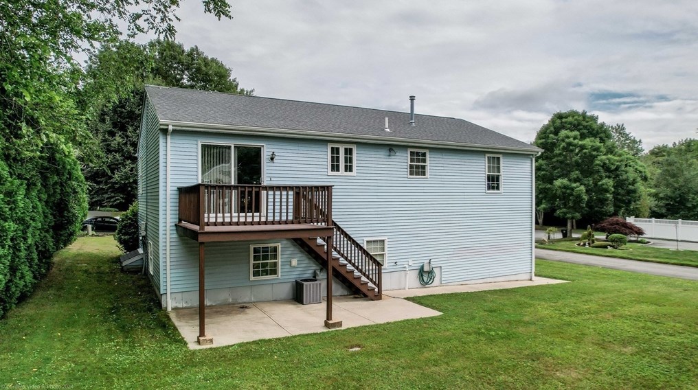 30 Schooner Dr, Dartmouth MA 02748-1776 exterior