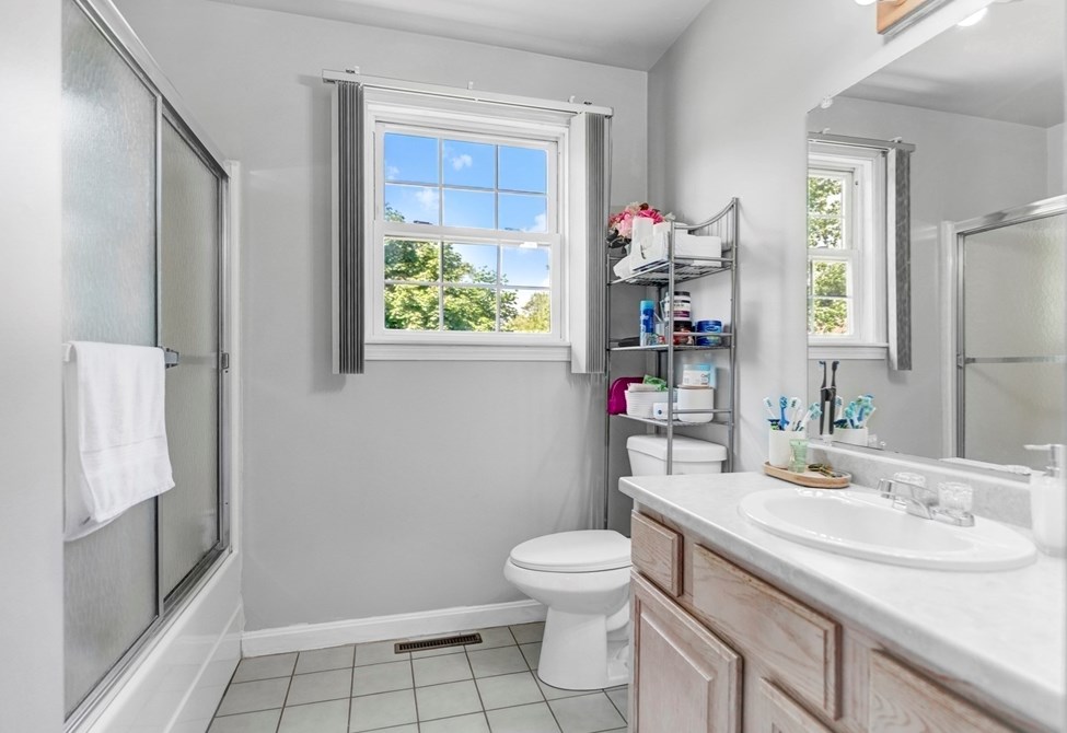 30 Schooner Dr, Dartmouth MA 02748-1776 exterior