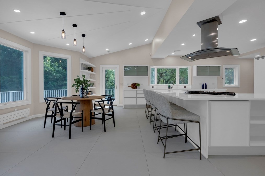 15 Marcellus Dr, Newton MA 02459-2934 exterior