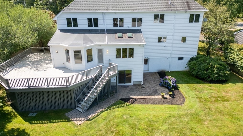 15 Marcellus Dr, Newton MA 02459-2934 exterior