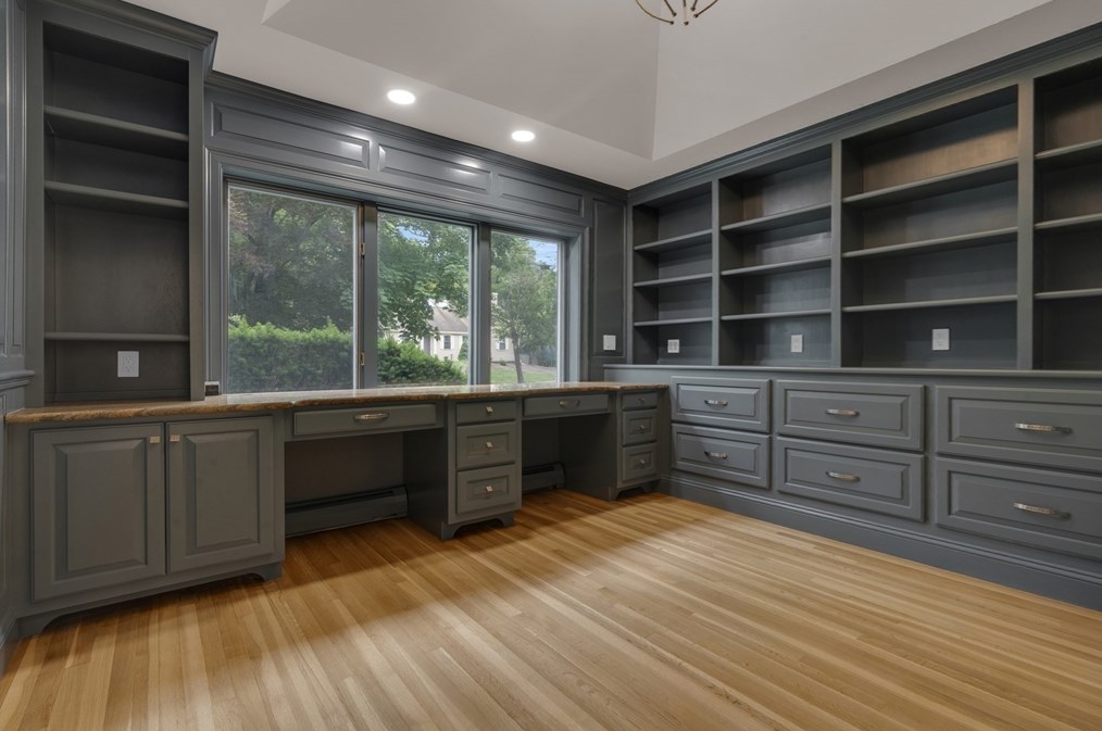 15 Marcellus Dr, Newton MA 02459-2934 exterior