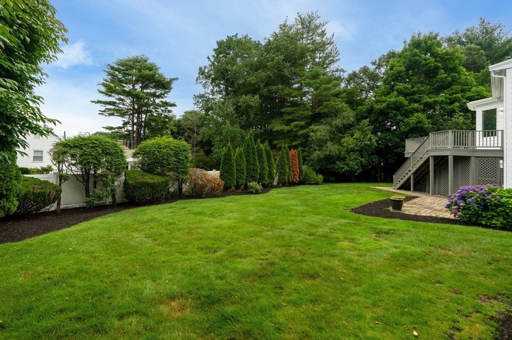 15 Marcellus Dr, Newton MA 02459-2934 exterior