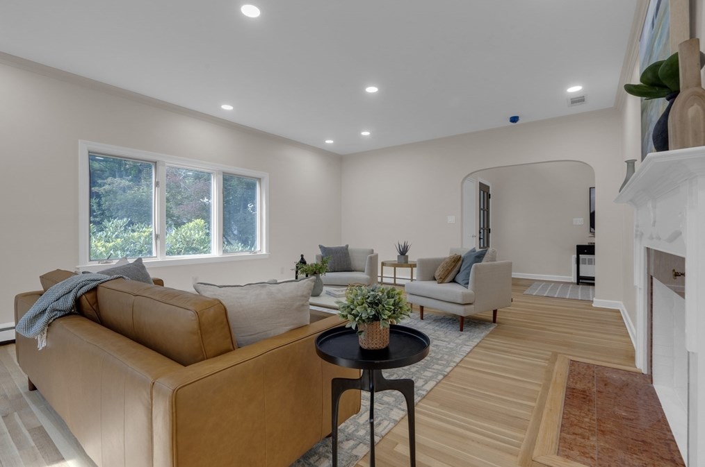 15 Marcellus Dr, Newton MA 02459-2934 exterior