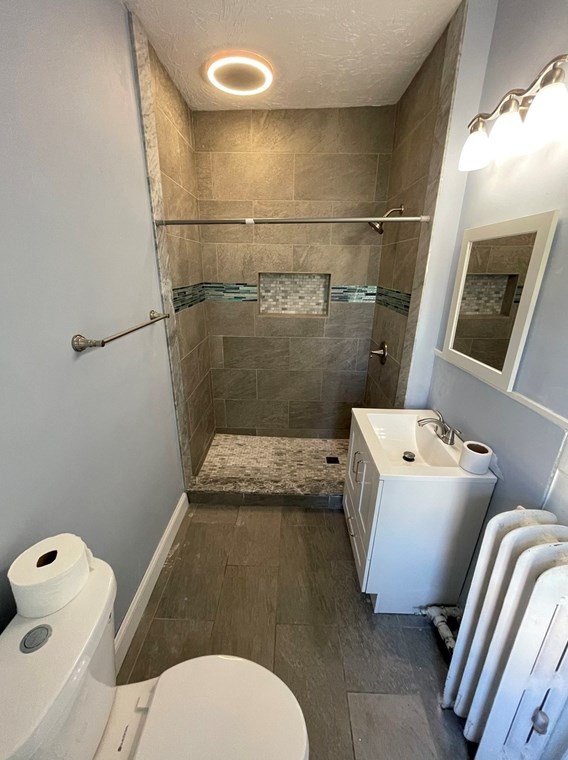 6 Windsor St, Worcester MA  01605-2795 exterior