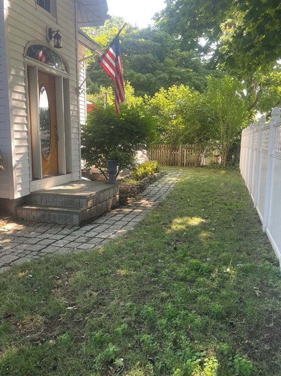 11 Holten St, Danvers MA 01923-1916 exterior