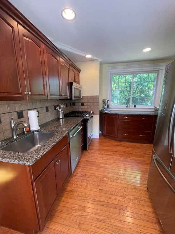 11 Holten St, Danvers MA 01923-1916 exterior