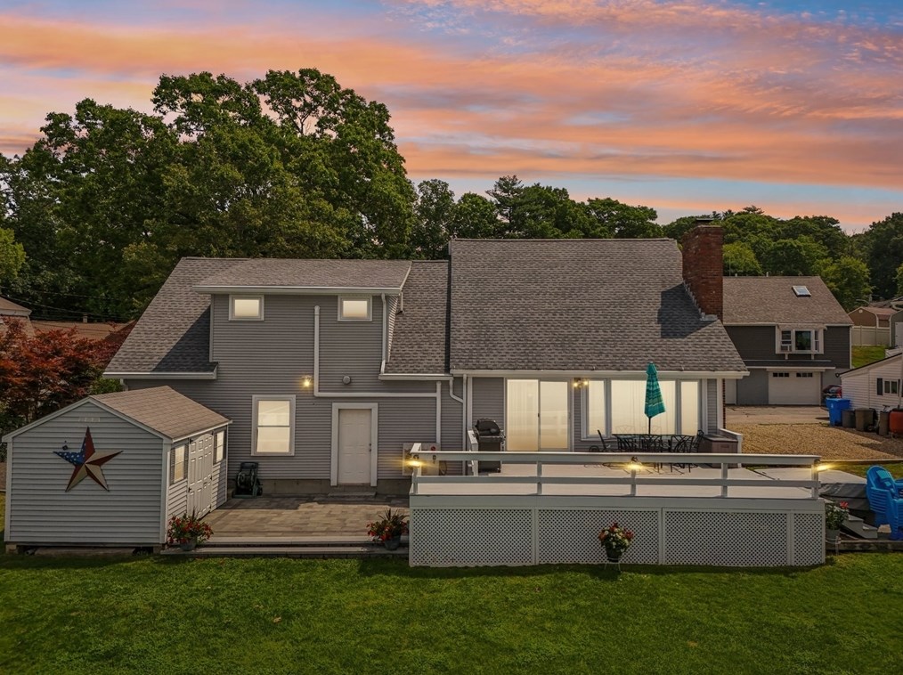 10 Pine Bluff Ave, Merrimac, MA 01860