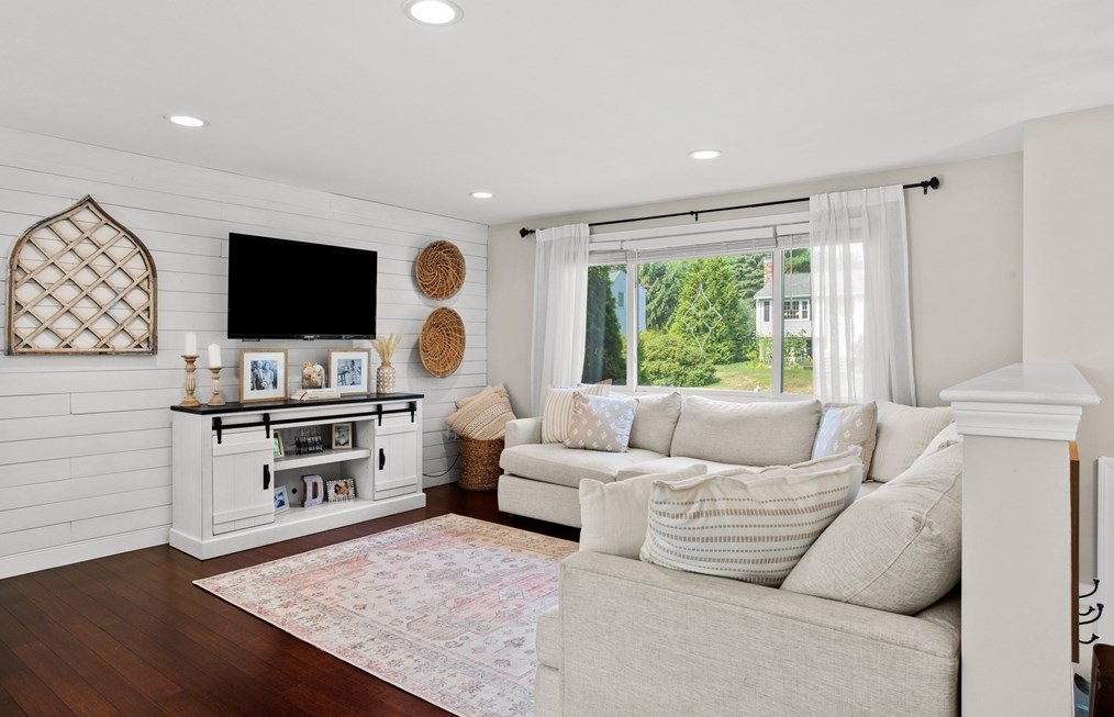 13 Indian Rock Rd, Haverhill MA  01832-1254 exterior