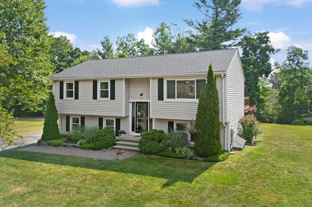 13 Indian Rock Rd, Haverhill MA  01832-1254 exterior