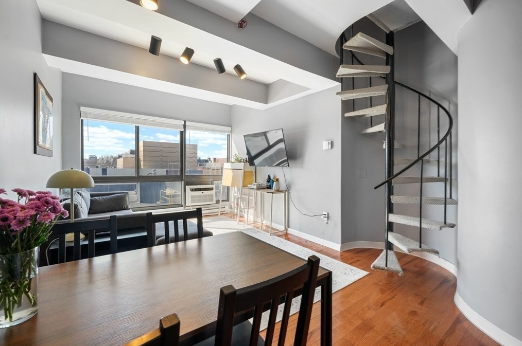 12 Stoneholm St #621a, Boston, MA 02115