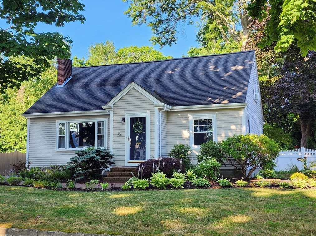36 Francis St, Fairhaven, MA 02719