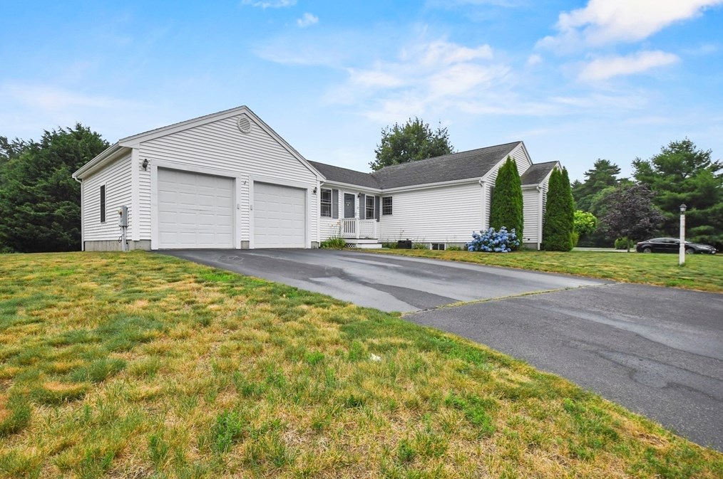 16 Lynne Rd, Wareham, MA 02571