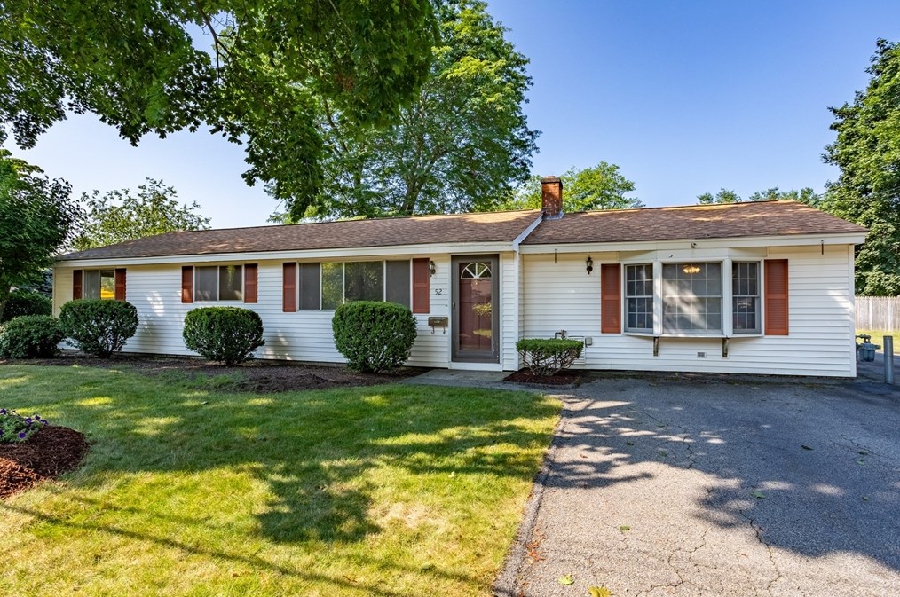 52 Brooks St, Maynard, MA 01754