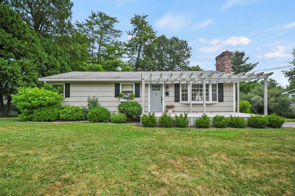 5 Vega Ln, Worcester, MA 01605