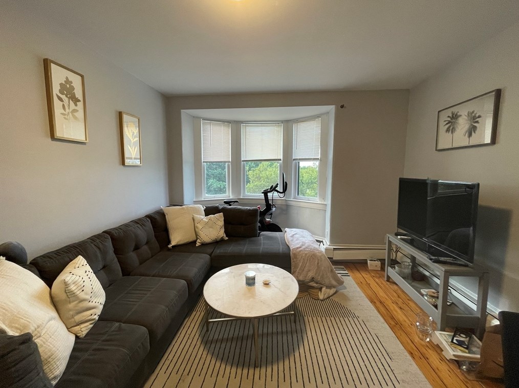 811 E Broadway #3, Boston, MA 02127