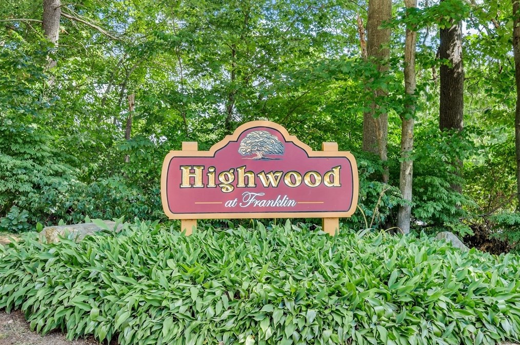 29 Highwood Dr, Franklin MA 02038-2962 exterior