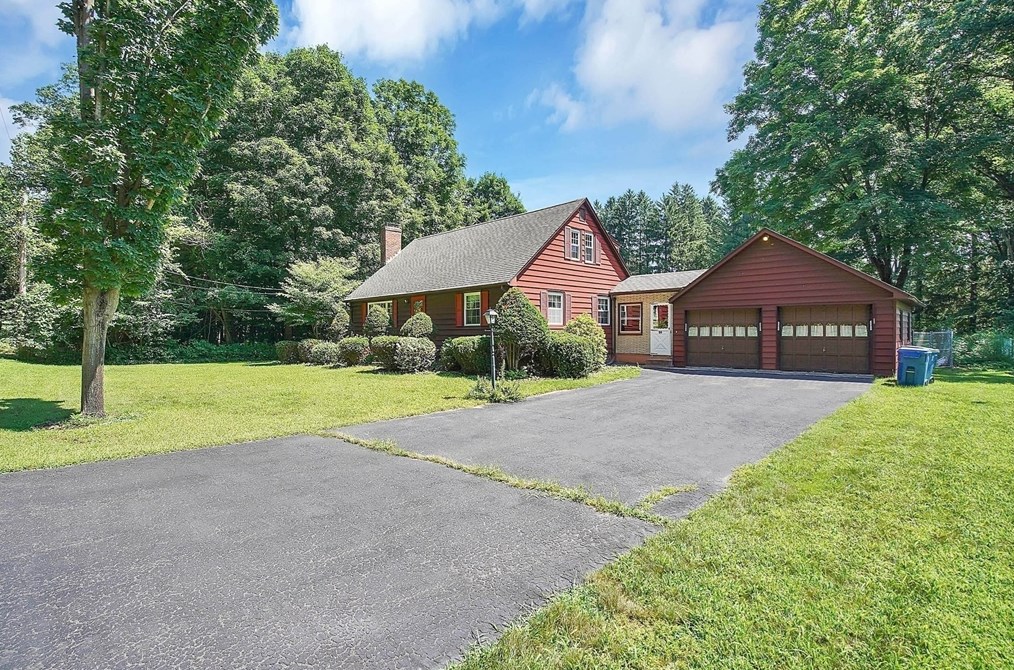 86 Sikes Ave, West Springfield, MA 01089