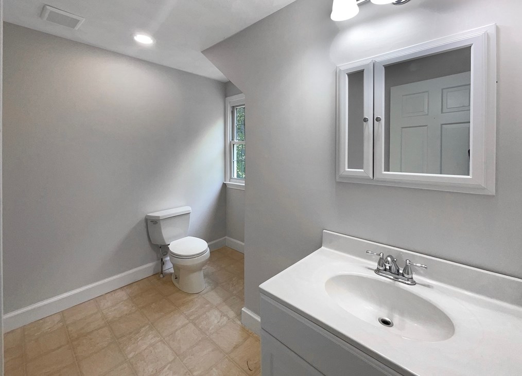 540 Broadway, Haverhill MA 01830-2400 exterior