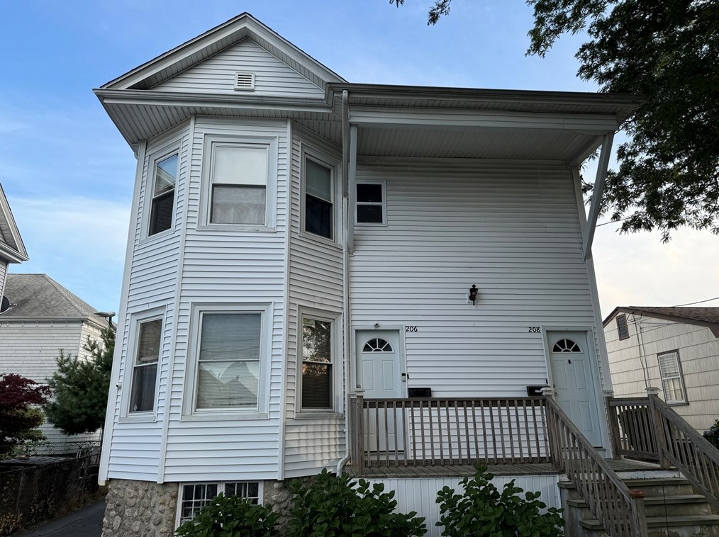 208 Shaw St, New Bedford MA  02745-5344 exterior