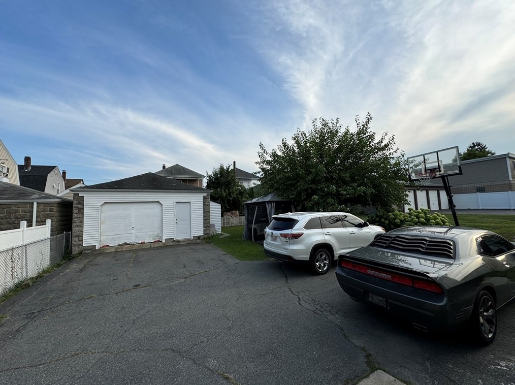 208 Shaw St, New Bedford MA  02745-5344 exterior