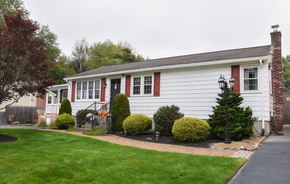 4 Harmon St, Worcester, MA 01604