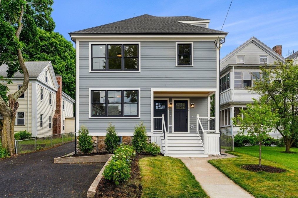 17 Fayette St #17, Watertown, MA 02472