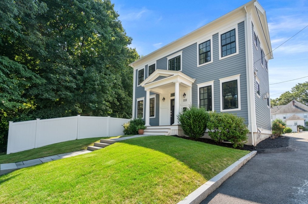 112-114 Carlisle St #112, Newton, MA 02459