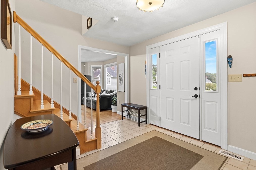 19 Pauline Dr, Andover, MA 01810