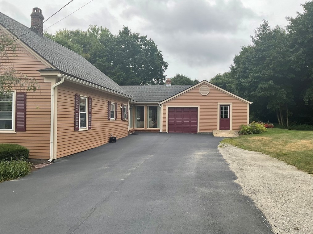 324 Forge Village Rd, Groton, MA 01450 exterior