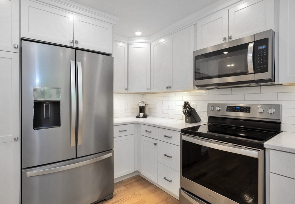 560 Bedford St #a2, Abington, MA 02351