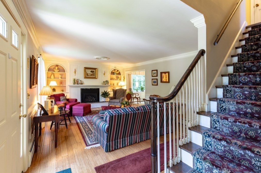 57 Longview Dr, Dartmouth, MA 02747 exterior