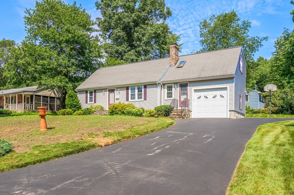 3 Larchwood Rd, Worcester, MA 01612