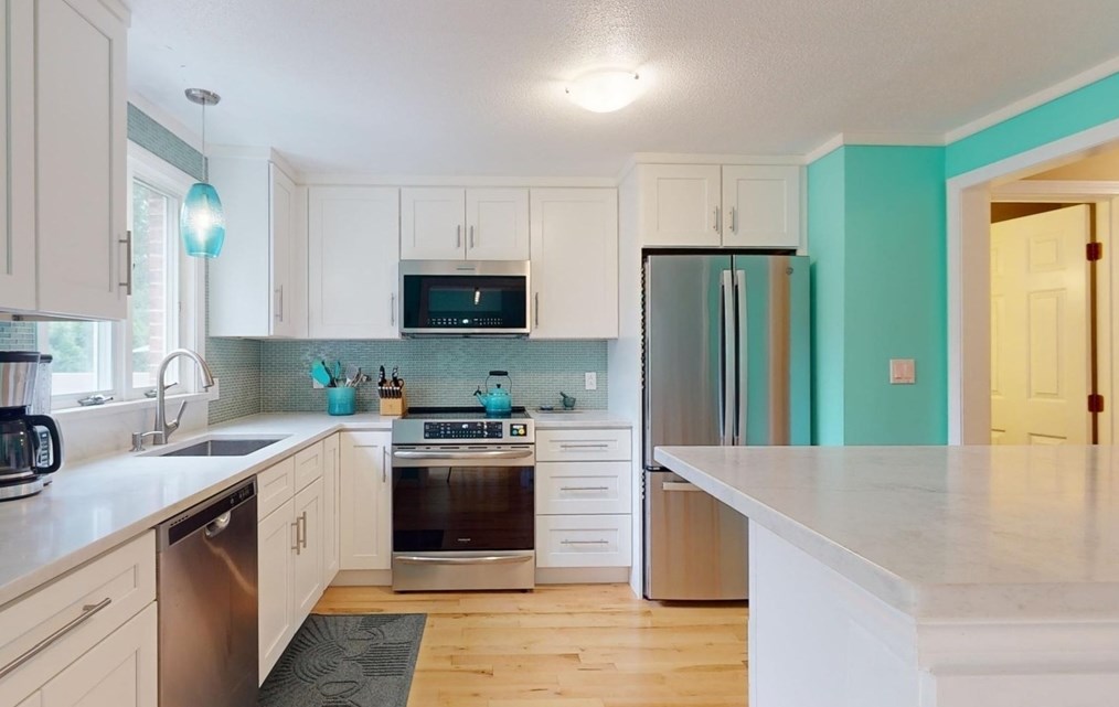 9 Mansion Woods Dr #d, Agawam, MA 01001