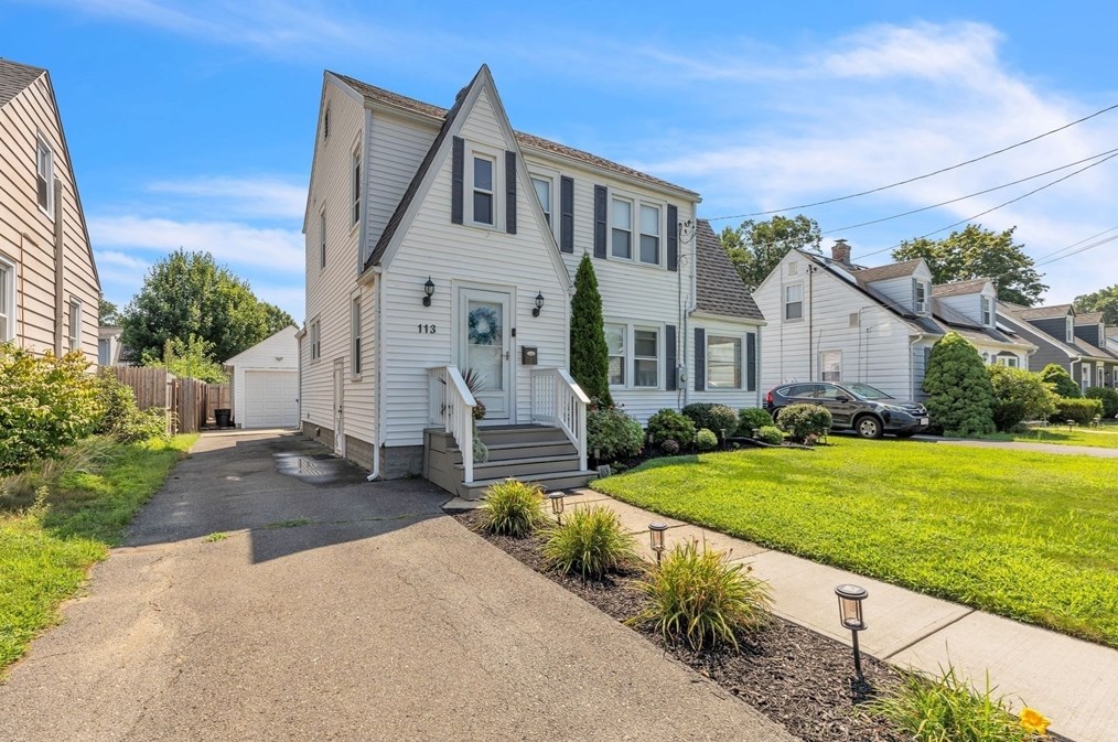113 Winton St, Springfield, MA 01118