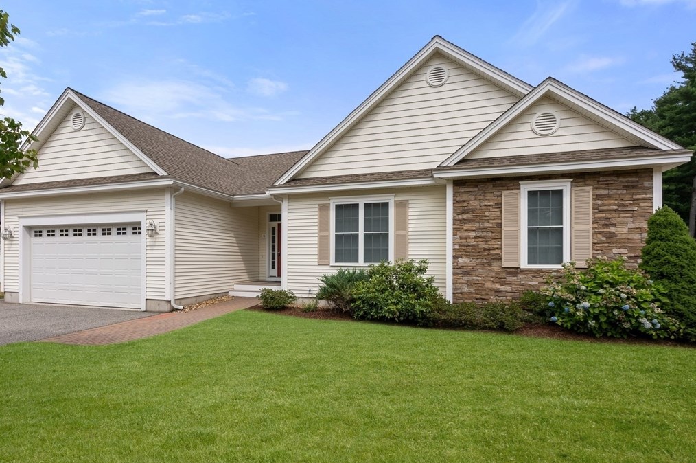 6 Easy St, Ayer, MA 01432