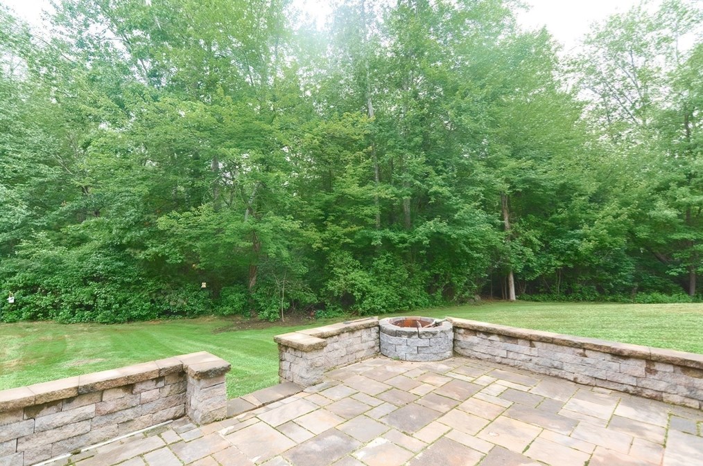 126 Pleasant St, Rehoboth MA  02769-1622 exterior