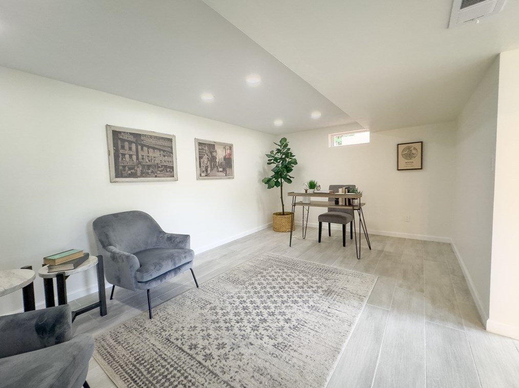 115 Hollingsworth Rd, Milton MA  02186-1018 exterior