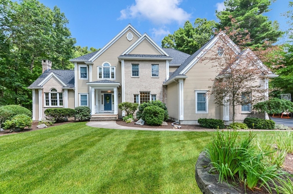 45 High Ridge Cir, Franklin, MA 02038 exterior